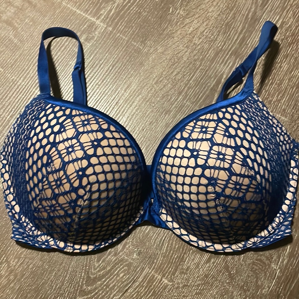 Victoria's Secret 32DDD Very Sexy Push-Up bra 32 DDD royal blue lace overlay